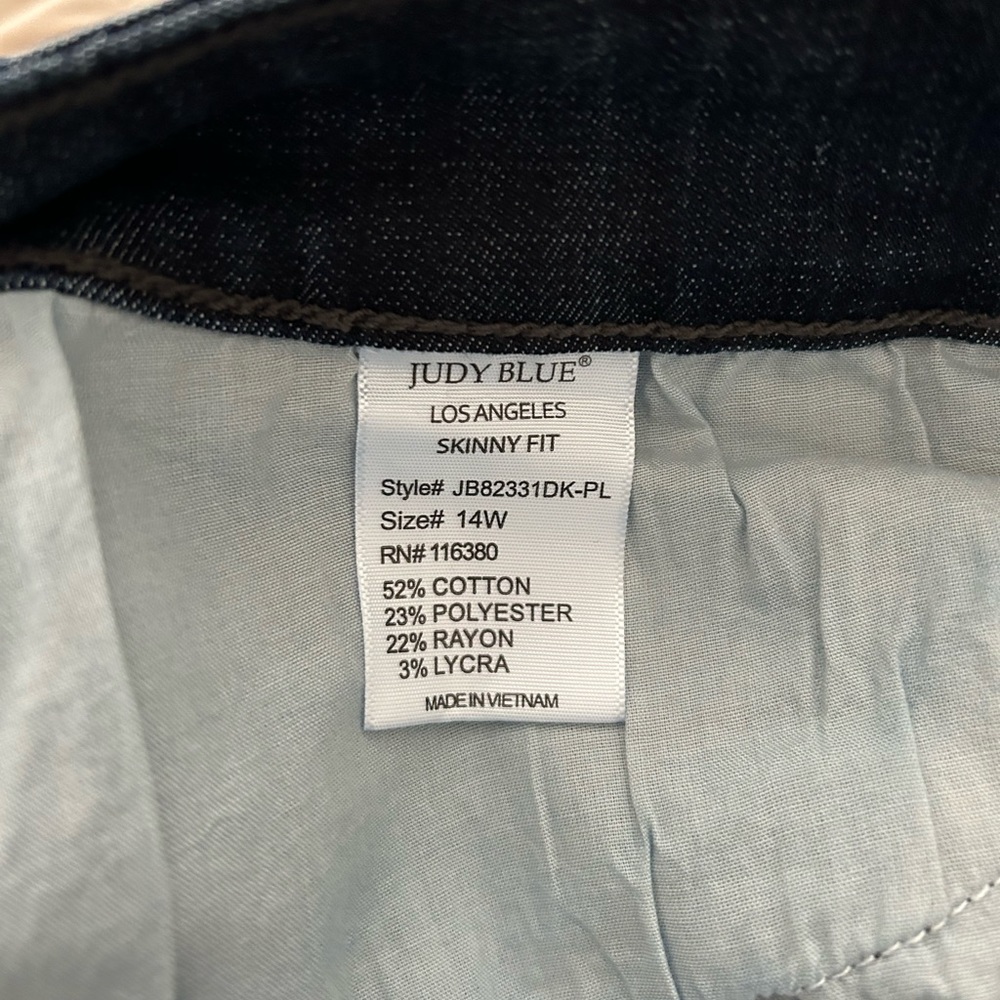 Judy Blue Skinny Fit High Rise Button Fly Jeans. NWT.  Size 14. Never Worn. - Picture 6 of 8